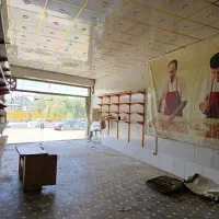 مغازه ۱۰۰ متری(تخلیه) با کارگاه مستقل قم کاشان