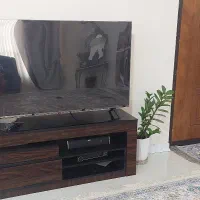 میز تلویزیون ۱۳۰ سانتی متر ،صفحه شیشه ای|میز تلویزیون|تهران, هلال احمر|دیوار