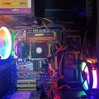 سیستم کامپیوتر گیمینگ تمیز