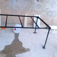 تخت زیر باری