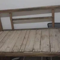 نیمکت چوبی