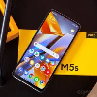 poco m5s.