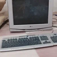 فروش مانیتور کامپیوتر و موس و صفحه کلید در حد نو