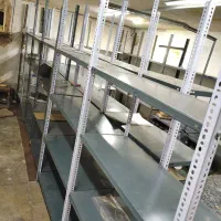 قفسه انباری