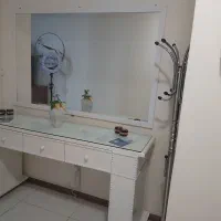 ایینه با قاب ام دی اف به همراه کنسول