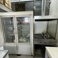 یخچال بزرگ فرساندویچی تابلو ال ای دی میزصندلی