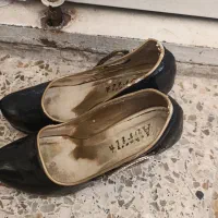 نیم بوت وکفش پاشنه بلند ورنی|کیف، کفش، کمربند|اقبالیه, |دیوار