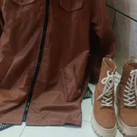 کت چرم با چکمه