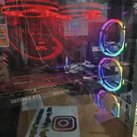 کامپیوتر گیمینگ همراه با مانیتور