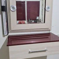 میز مدیریت ،آینه و کنسول،صندلی