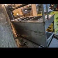 لوازم کامل رستوران از قبیل یخچال چرخ گوشت فریزر.