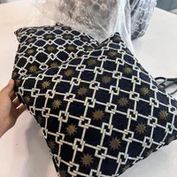 انواع کاور کوسن و کوسن پر شده موجود است|مبلمان خانگی و میز عسلی|کرمان, |دیوار