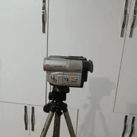 دروبین فیلمبرداری همراه با سه پایه|دوربین عکاسی و فیلم‌برداری|سردشت, |دیوار