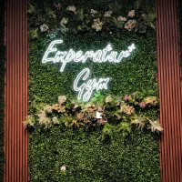 یک نفر همکار در باشگاه