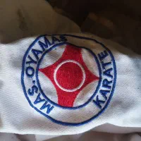 لباس کاراته به همراه کلاه و دستکش