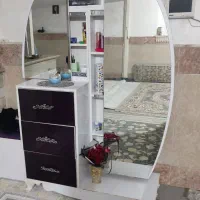 میز ارایش و اینه قدی