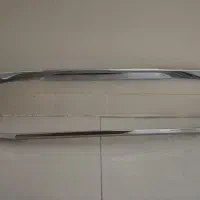 زه کرومی جلو پنجره ی تارا
