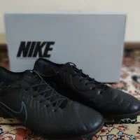 کفش استوک فوتبال سایز 42و 41 ۴ میلیون