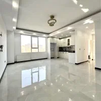 ۶۰ متر نوساز فول امکانات سند تکبرگ وامدار