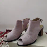 کیف وکفش|کیف، کفش، کمربند|میانه, |دیوار