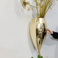 گلدان با گل