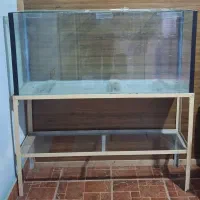 آکواریوم ۱۲۰ سانتیمتری با پایه فلزی