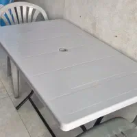 میز وصندلی پلاستیکی