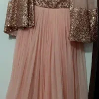 سه عدد پیراهن مجلسی ب فروش می‌رسد