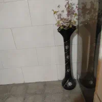 گلدان با گل