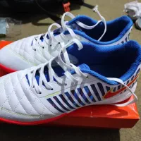 کفش فوتسال سالن