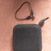 اسپیکر و کابل شارژ