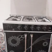 گاز ۵شعله کمتر ازسه سال کار و سالم