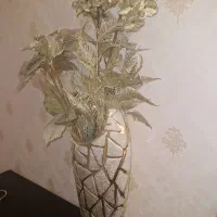 گلدان طلایی