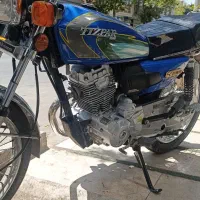 موتورسیکلت تیزپرتوس