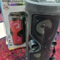 اسپیکر کاملا نو با جعبه