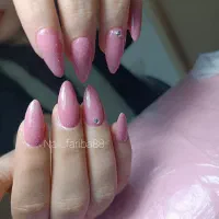 کاشت ناخن با مواد استریل وباکیفیت