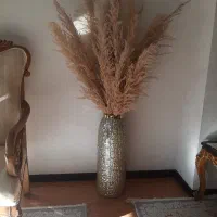 گلدان بسیار زیبا با گل زیبا طبیعی