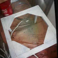 چهار پایه بزرگ‌ زیر اب گرم کن یا کولر