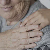پرستار شبانه روزی برای سالمند
