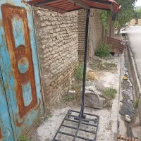 پایه تابلو چرخدار سقف دار واسه تابلو