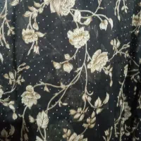 چند تیکه لباس محلی در حد نو