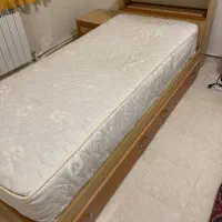 تخت تکنفره ، تشک ، عسلی ، میز تحریر|تخت و سرویس خواب|تهران, دریاچه شهدای خلیج فارس|دیوار