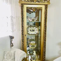 بوفه ویترین چوبی طلایی ۴ طبقه آینه دار با کلید
