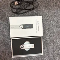 کیف پول سخت افزاری Ledger nano s نو