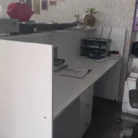 فروش ۴ تا تخت فیشال و میز کانتر منشی فوری|آرایشگاه و سالن‌های زیبایی|تهران, کیانشهر|دیوار
