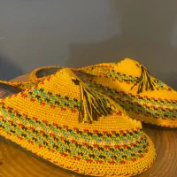 گیوه|کیف، کفش، کمربند|لاهیجان, کوی خزر|دیوار