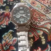 ساعت دو موتوره زده اب