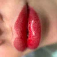 آموزش و انجام خدمات آرایش دائم