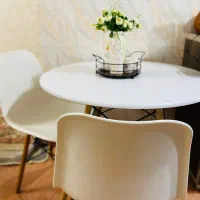 میز صندلی سفید