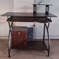 میز تحریر و کامپیوتر شیشه ای کاملا نو